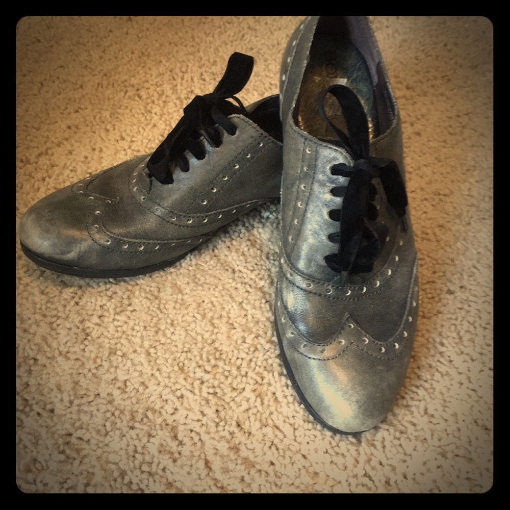 Vintage grey saddle shoe style shoes